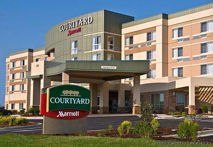 Courtyard Lincoln Downtown Hotell Exteriör bild